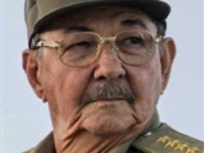 Ofrece Raúl Castro diálogo directo a Obama