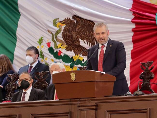 Silvano Aureoles gastó más de 1,200 mdp en renta de helicópteros