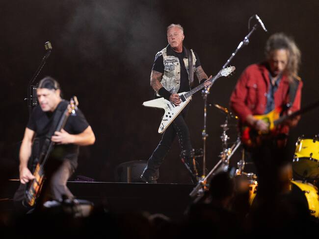 Metallica canta “La Chona” durante su primer concierto en México