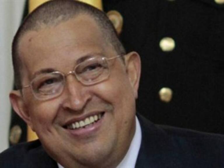 Viaja Chávez a Cuba a nueva sesión de quimoterapia