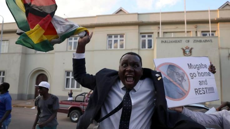 Zimbabwe celebra el fin de la era “Mugabe” tras 37 años en el poder
