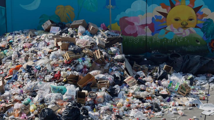 Diputado de Morena propone trabajo comunitario obligatorio para la gente que sea sorprendida tirando basura