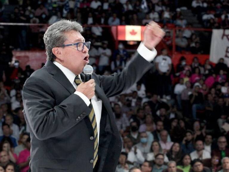 Muestra “músculo” Ricardo Monreal en la Arena México