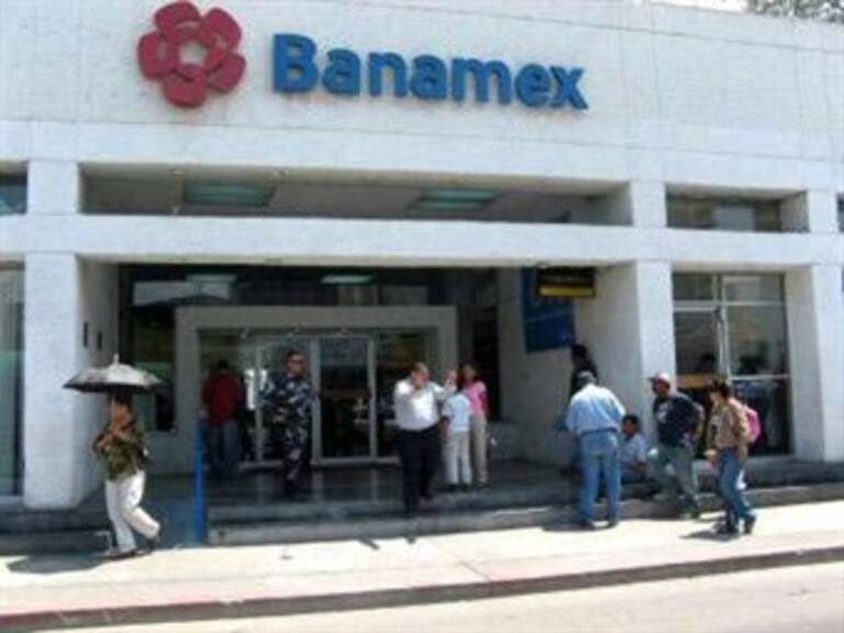 Banco brasileño interesado en Banamex