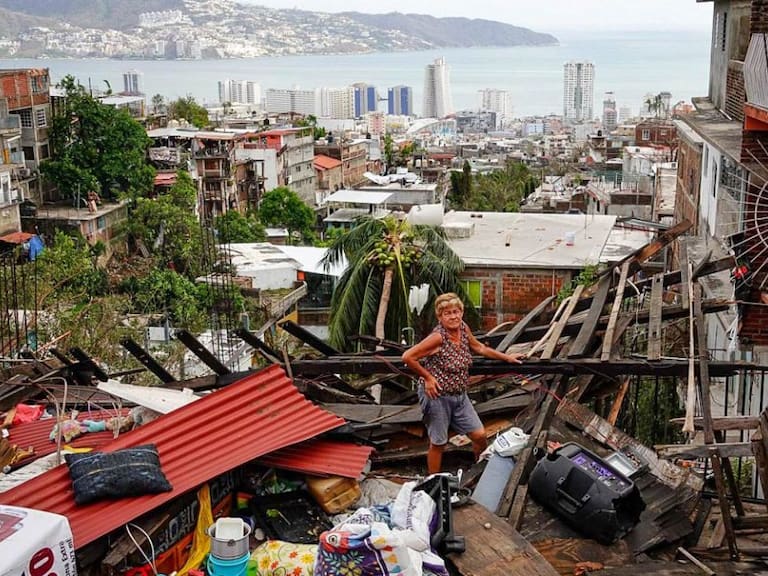 Concluye censo de damnificados en Acapulco, iniciará reconstrucción: AMLO