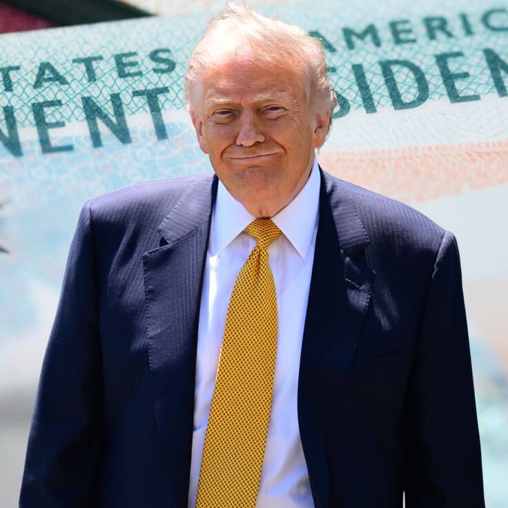 Trump endurece trámite de green card y exige salir de EE.UU. para solicitarla