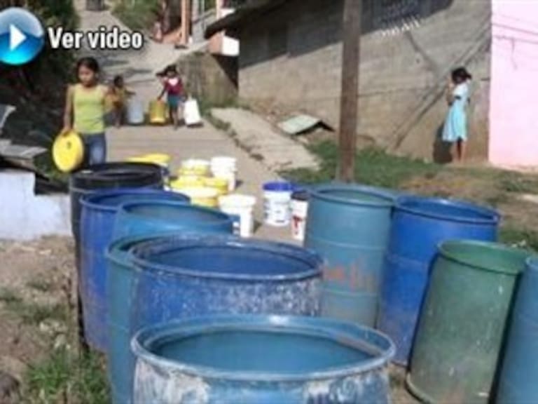 Unos 800 mil panameños sufren sin agua por fallo en planta