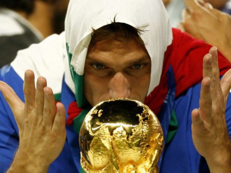 La FIFA le cambia el nombre a Francesco Totti al felicitarlo por su cumpleaños