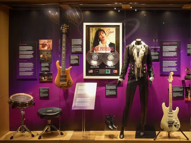 El Museo del Grammy abre al público los objetos personales de Selena Quintanilla