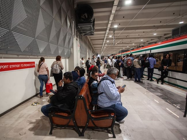 Tren al AIFA inicia operaciones con buena afluencia, afirma Andrés Lajous