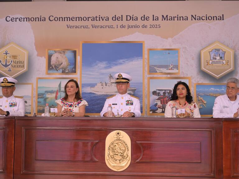 Gobernadora Rocío Nahle rinde homenaje por el Día de la Marina