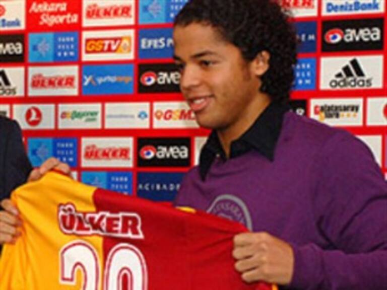 Debuta ‘Gio’ con triunfo en el Galatasaray