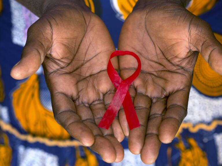 El 54% de todas las personas que viven con VIH son mujeres y niñas