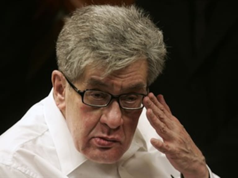 Hospitalizan a José Emilio Pacheco