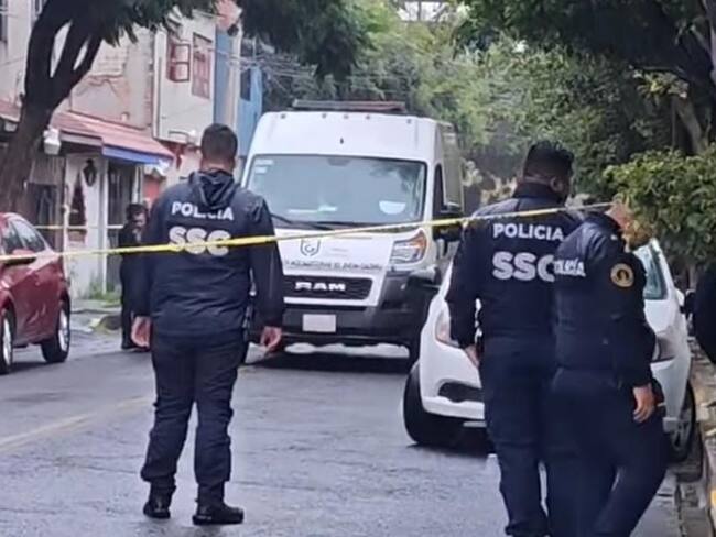 Investigan homicidio y lesiones a otra persona en calles de la GAM