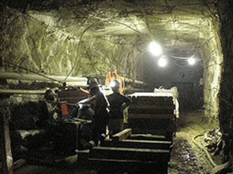 Derrumbe de mina en Nicaragua atrapa a 25 trabajadores