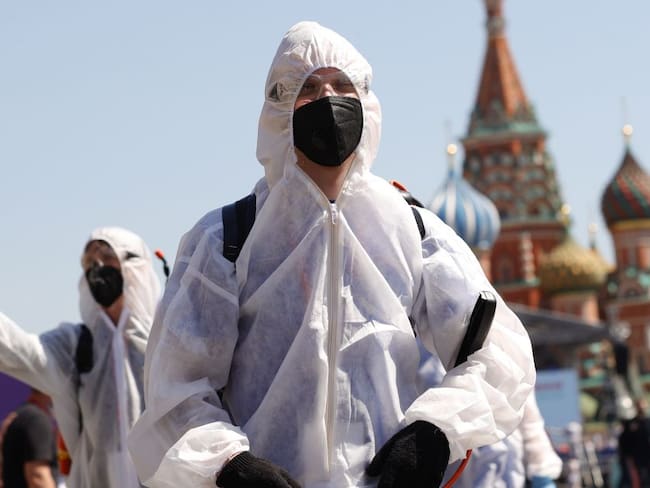 Variante Delta sigue propagándose; rompe récord de contagios en Rusia