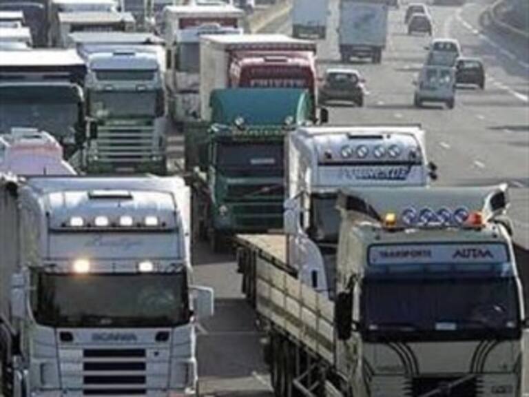 Acuerdan SCT y transportistas finalizar plantón en el DF