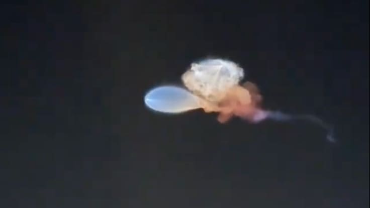 ¿OVNI en Luisiana? La estela roja de SpaceX que convirtió el cielo en una medusa