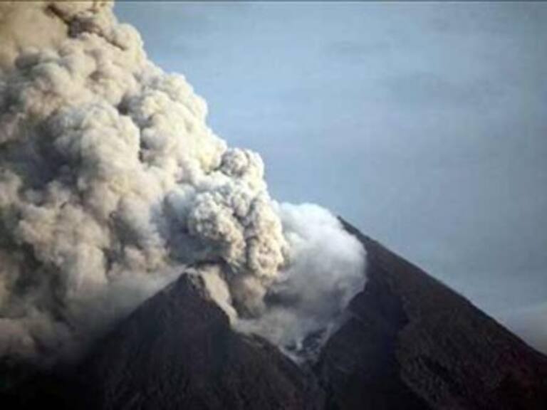Vuelve a tener actividad volcán Bulusan
