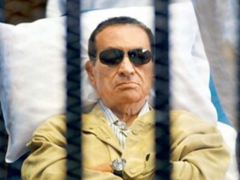 Solicitan traslado de Mubarak a hospital por deterioro de salud
