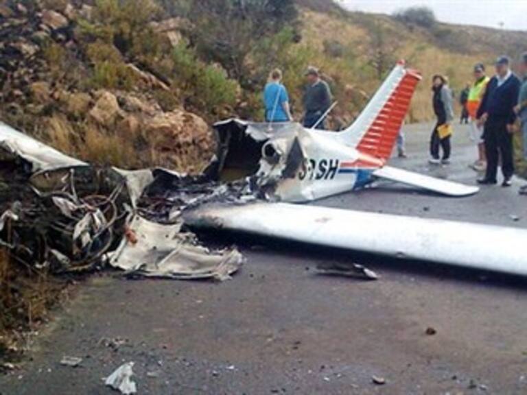 Mueren 3 hombres al estrellarse avión en California