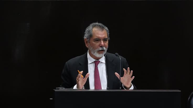 Hacienda asegura que la deuda pública está bajo control ante diputados