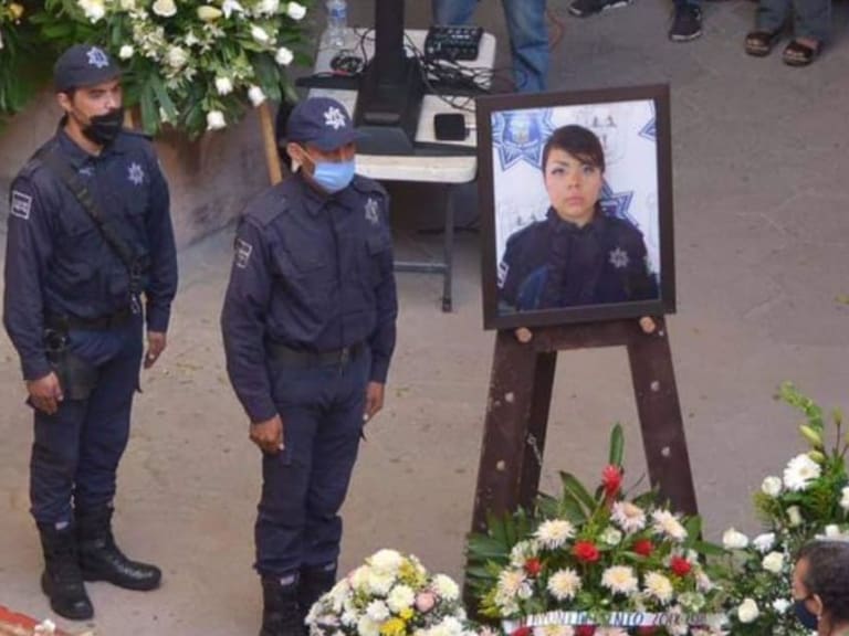 Rinden homenaje a policías asesinados en Lagos de Moreno