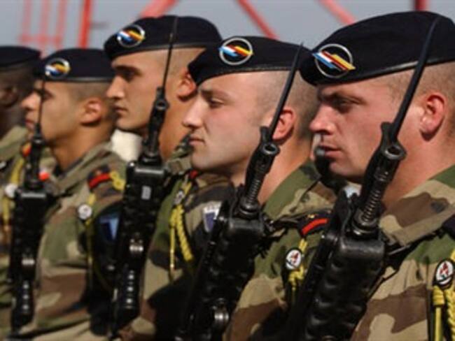 Anuncia Sarkozy retiro parcial de tropas francesas