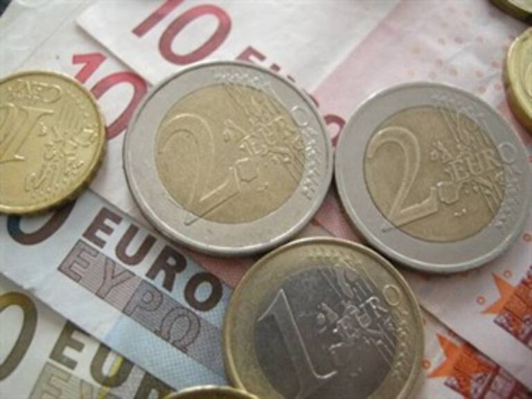 Suben dólar y euro en bancos del DF