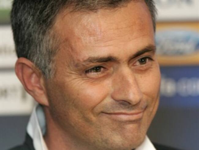 Tiene 'Mou' plantel completo para recibir a Manchester United