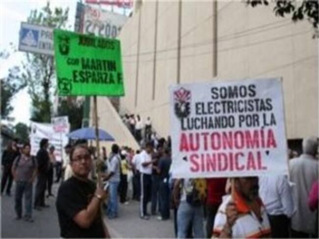 Podrían alcanzar fianza 11 integrantes del SME detenidos el lunes