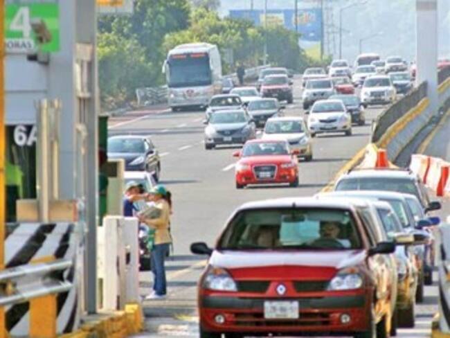 Incesante salida de paseantes por carreteras desde el DF