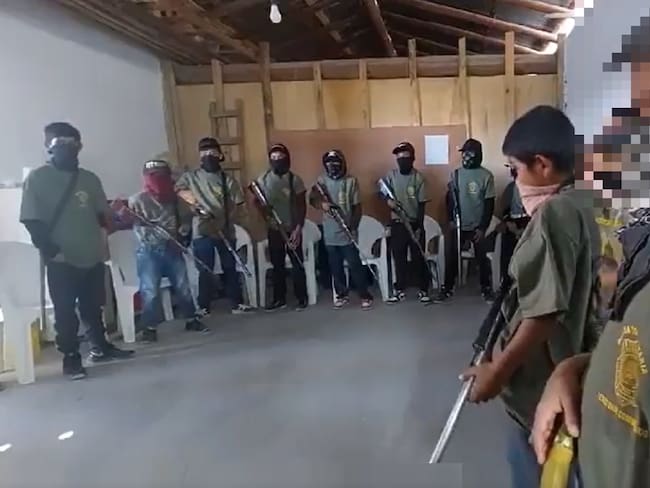 “No tengo miedo de disparar”, afirma una menor armada en Ayahualtempa, Guerrero