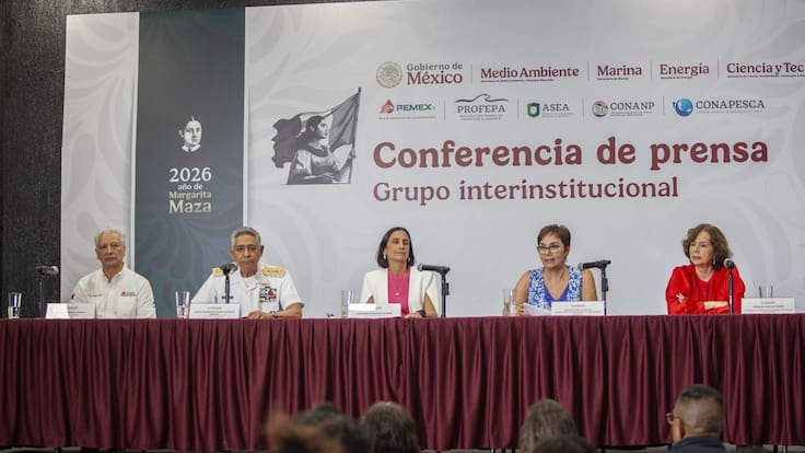 Derrame de Pemex en el Golfo de México: Investigan fuga en ducto y separan a tres funcionarios