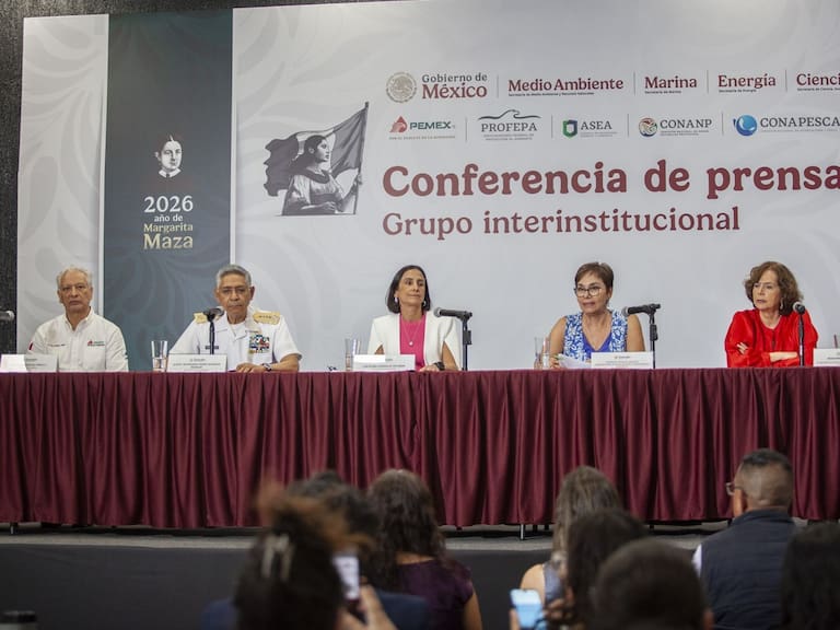 Pemex separa a tres funcionarios por derrame en el Golfo de México; la investigación sigue en curso.FOTO: ANDREA MURCIA /CUARTOSCURO.COM