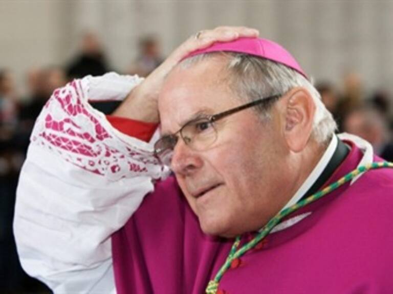Ordena Vaticano exilio de obispo belga culpable de abusos a menor