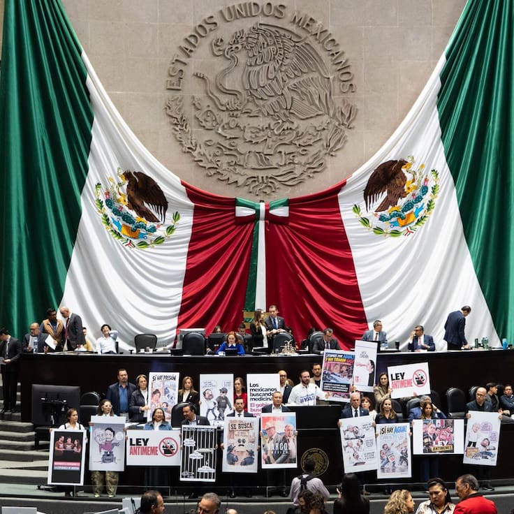 Pasa al Ejecutivo la “Ley Antimemes”: Diputados de oposición advierten penas de cárcel y oficialistas niegan censura