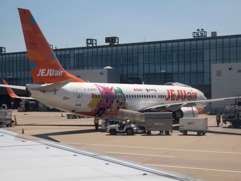 Jeju Air reportó un nuevo incidente con una de sus aeronaves, la que tuvo que retornar al aeropuerto por fallas en el tren de aterrizaje, nuevamente un Boeing 737