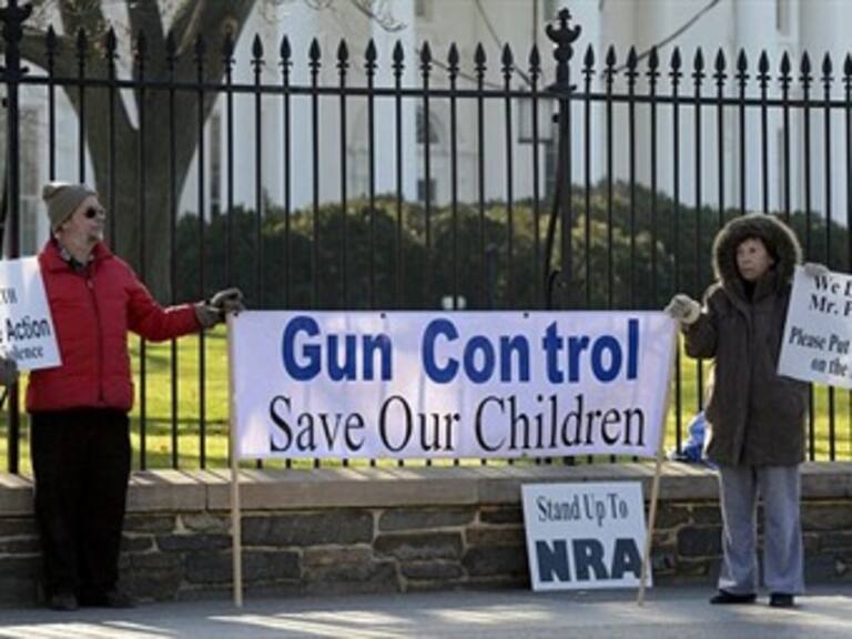 Conmemora EUA masacre en Sandy Hook sin leyes estrictas contra armas