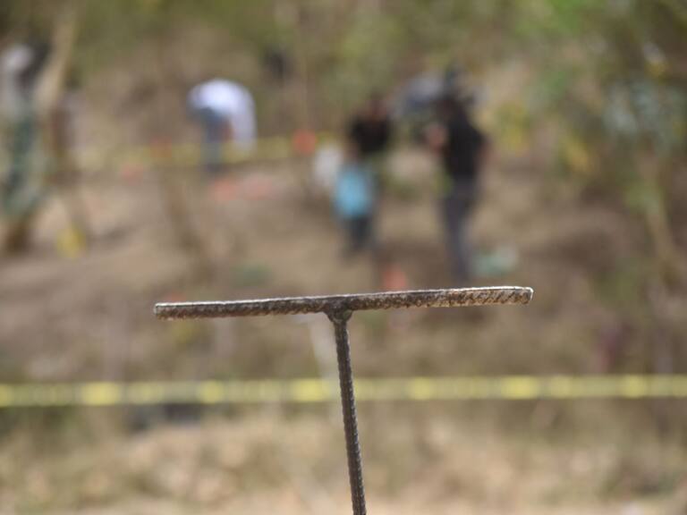 La Fiscalía de CDMX investiga el feminicidio de una mujer en Cuajimalpa; tiene aproximadamente 30 años, complexión media, cabello largo con rastas, tez clara y un tatuaje en el brazo izquierdo.