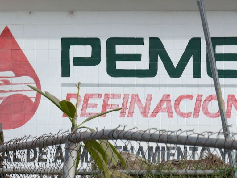 Pemex rescinde contratos adjudicados a prima de AMLO