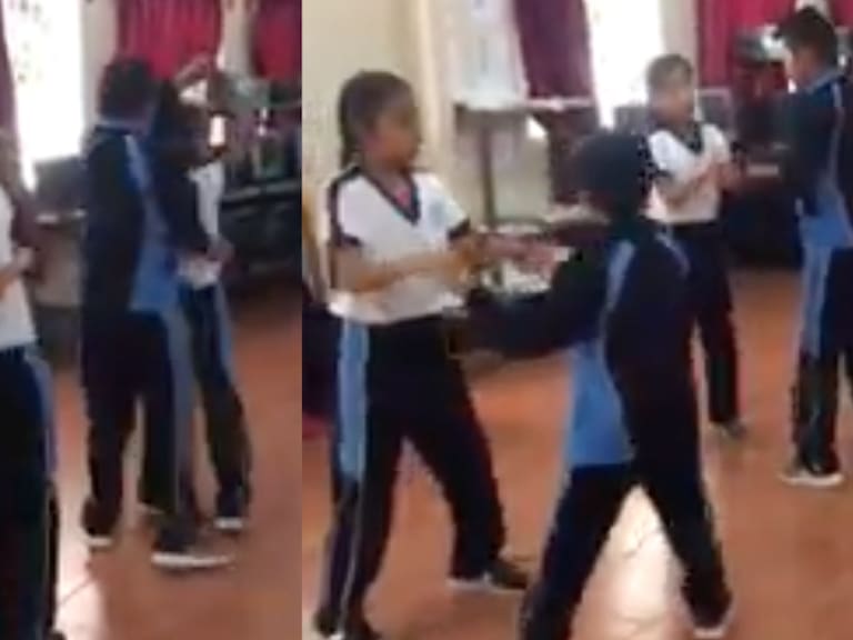 Profesor de Educación Física enseña a bailar cumbia a sus alumnos