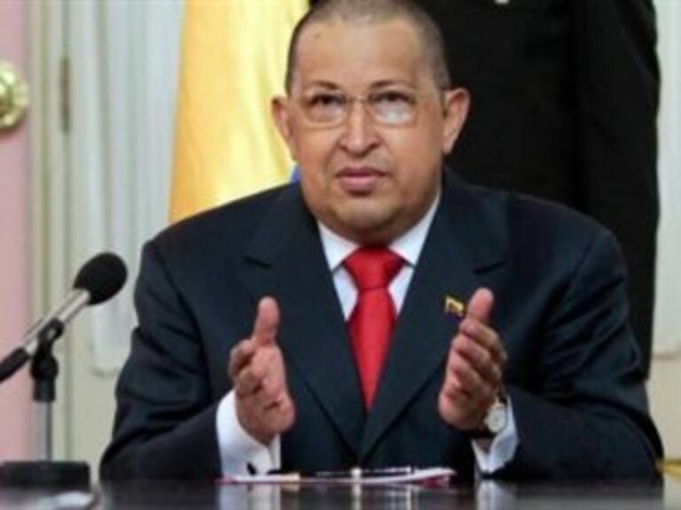 Decreta Chávez nacionalización de explotación de oro