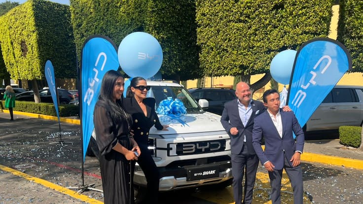 Enchúlame el Changarro 2025 reconoce a Arte Cruz Talavera, con el BYD Shark