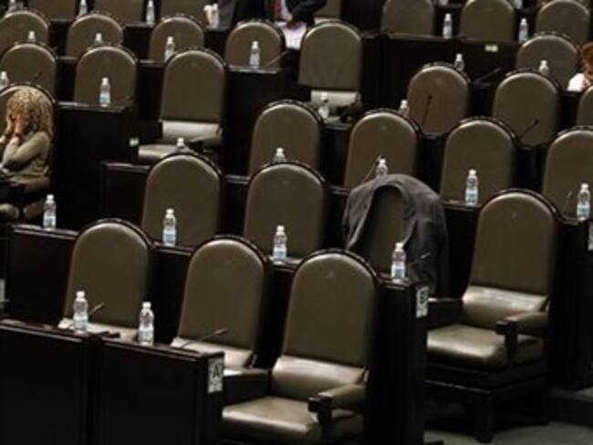Suspenden sesiones en Senado y San Lázaro por falta de quórum