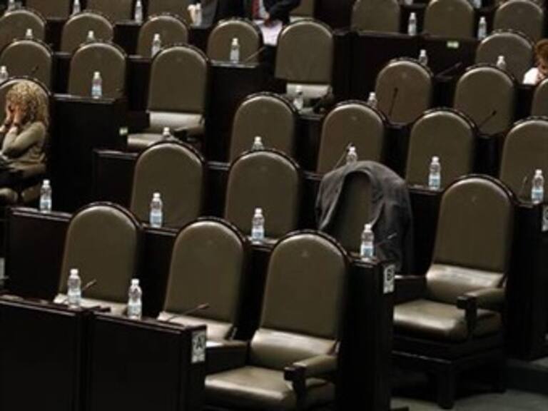 Suspenden sesiones en Senado y San Lázaro por falta de quórum