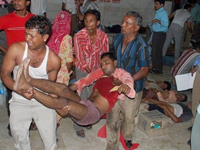Mueren 63 personas por estampida en India