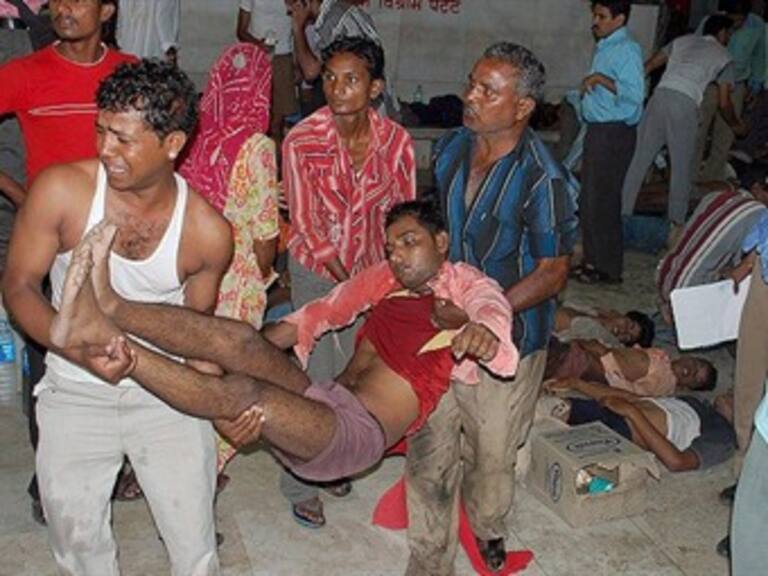 Mueren 63 personas por estampida en India
