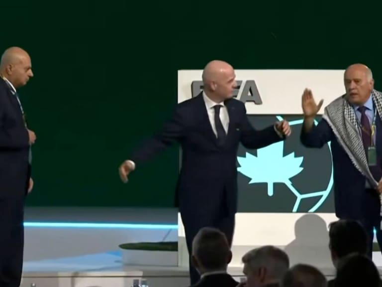 Palestina rechazó participar en la foto de paz promovida por Infantino junto a Israel. FIFA